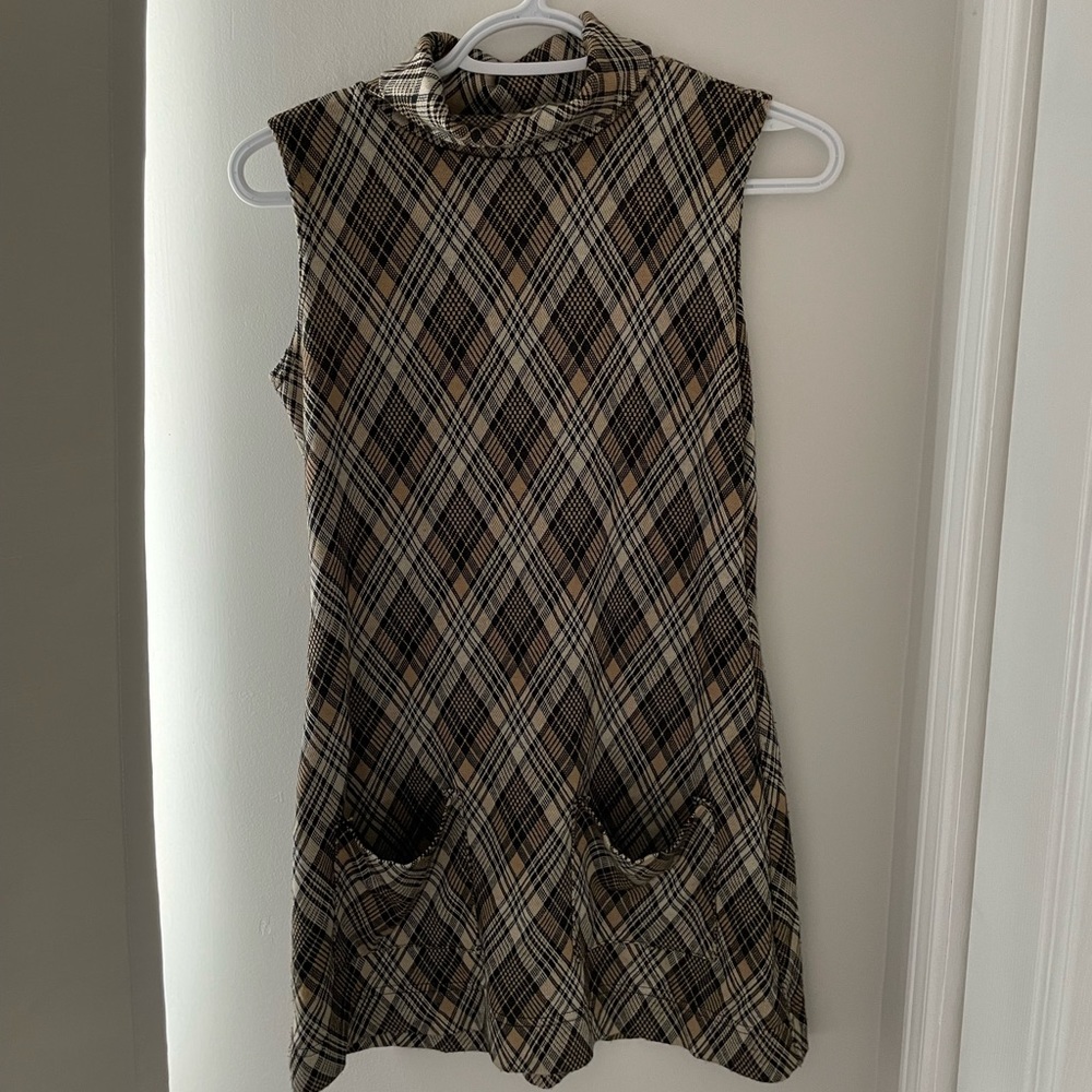 Cute 70s vibe bell cut dress